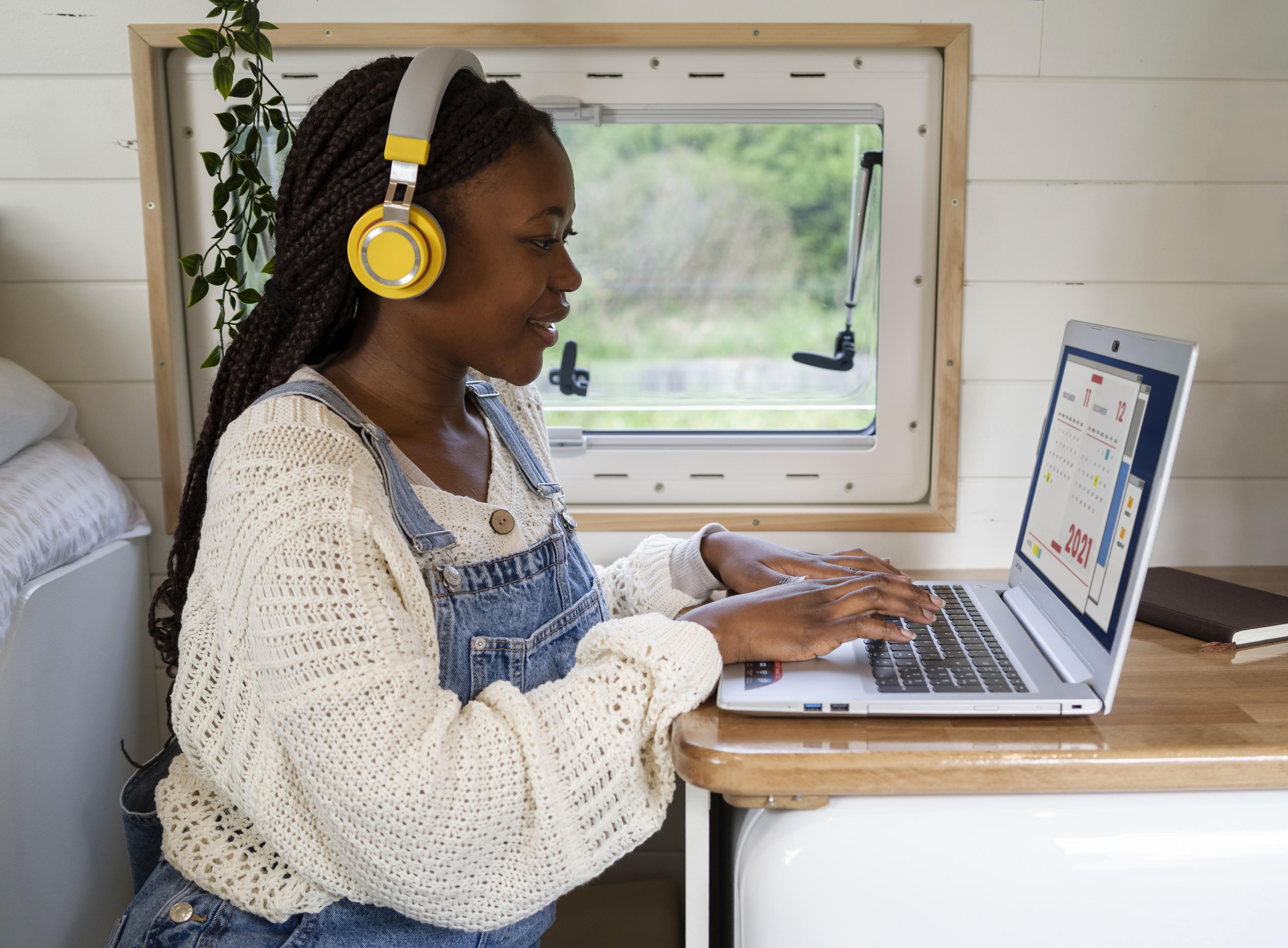 Professional working remotely while traveling with family